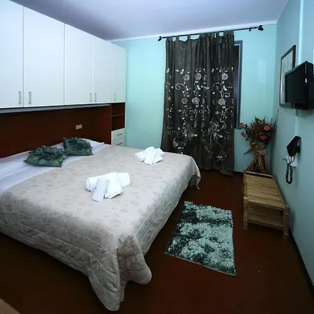 Hotel Ferandi 2*
