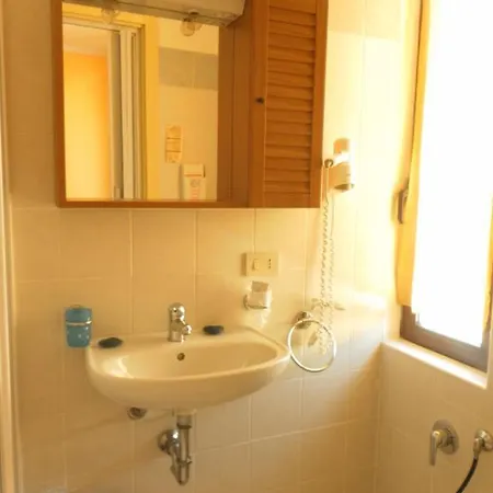 Ferandi Hotel
