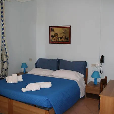 Ferandi Hotel 2*