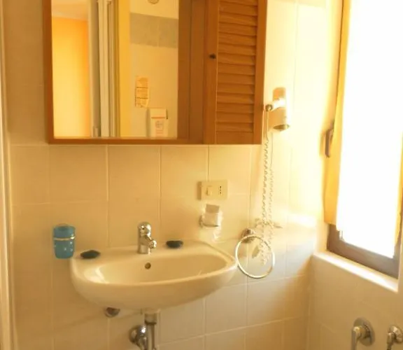 Ferandi Hotel